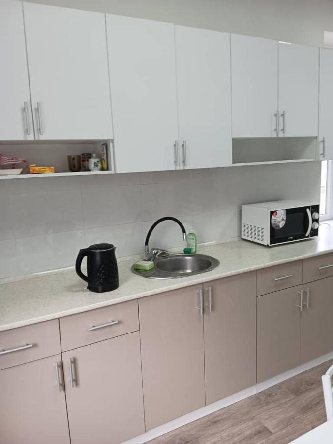 Bekbro Hostel ビシュケク エクステリア 写真